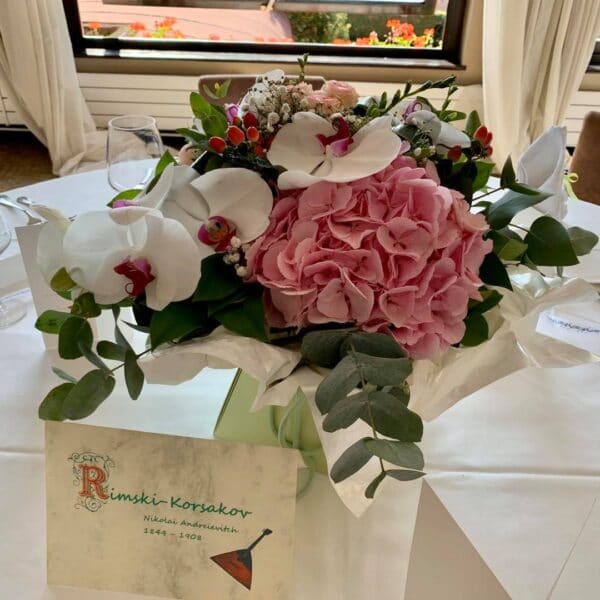 Bouquet rond en poche d'eau