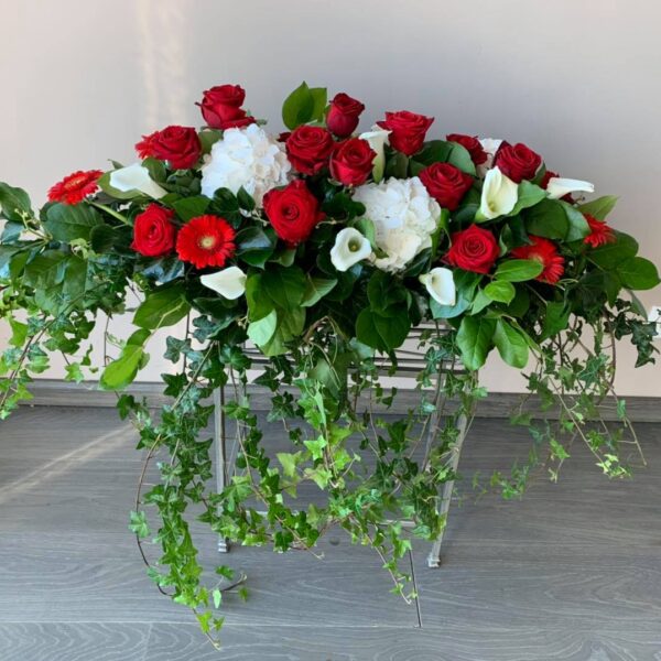 Arrangement de table d’honneur des mariés rouge et blanc