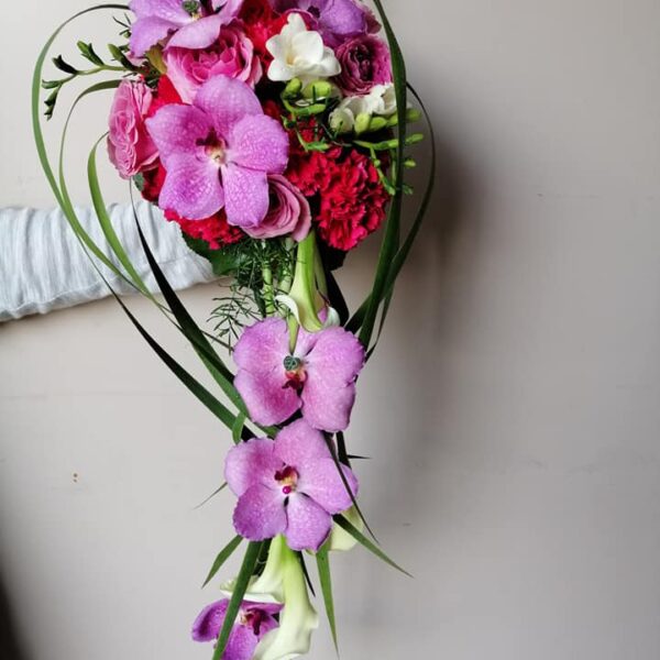 Bouquet retombant avec vanda rose