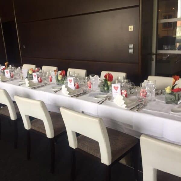 Alternative view of Arrangement de table exotique