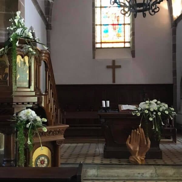 Ensemble de décor d'église vert et blanc