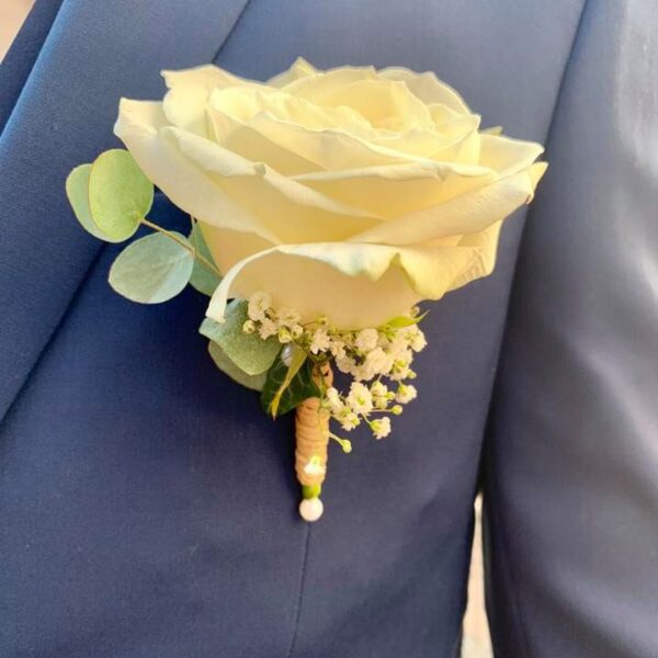 Boutonnière marié rose blanche