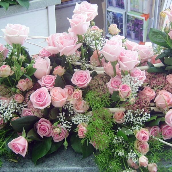 Dessus de cercueil rose pastel