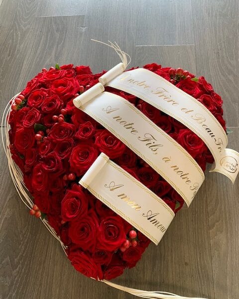 Alternative view of Ensemble de cœurs rouge et blanc