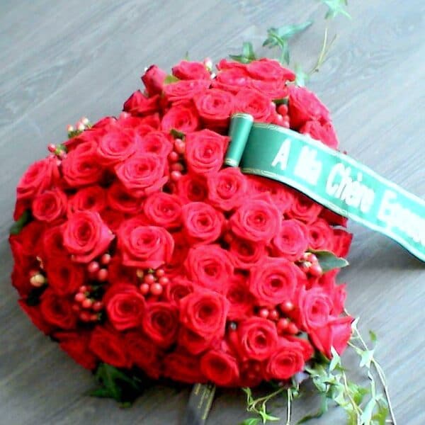 Alternative view of Cœur roses rouge
