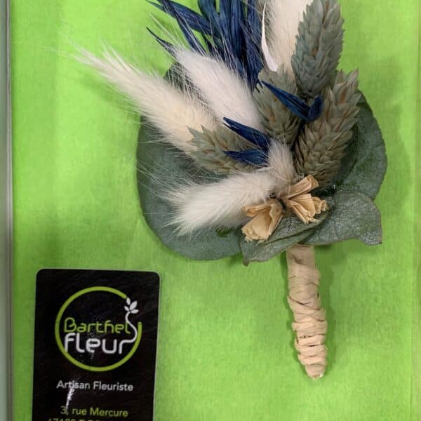 Boutonnière en fleurs séchées