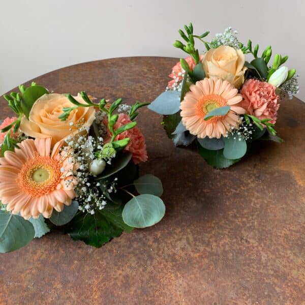 Petit arrangement de table en rond pêche/orange