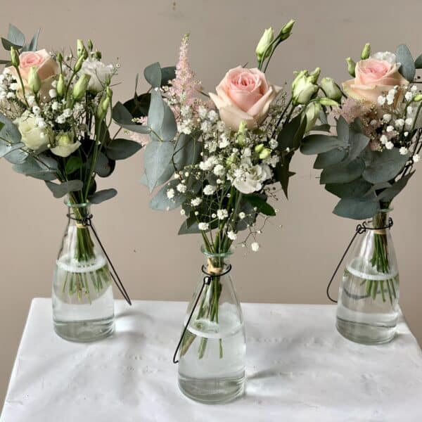 Petits bouquets rose poudré et blanc