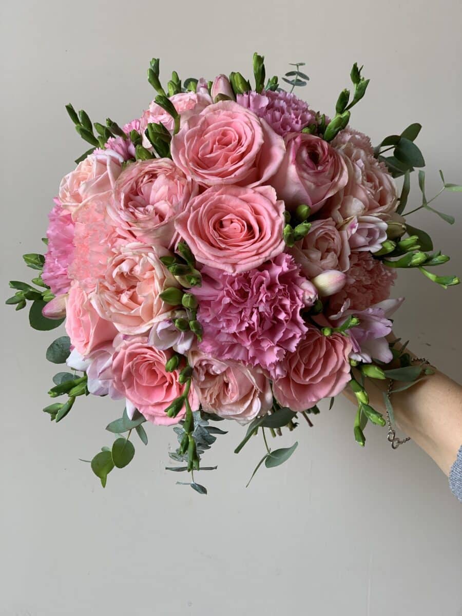 Bouquet de mariée rond serré rose