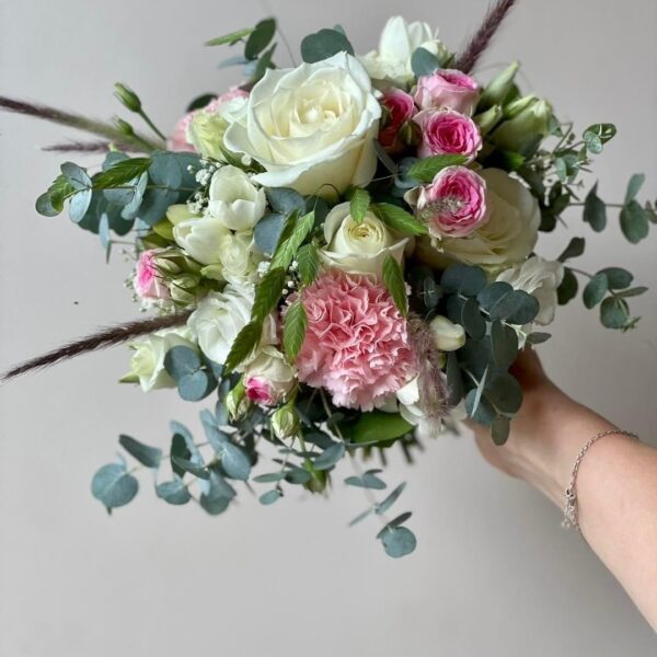 Bouquet de mariée champêtre blanc et rose