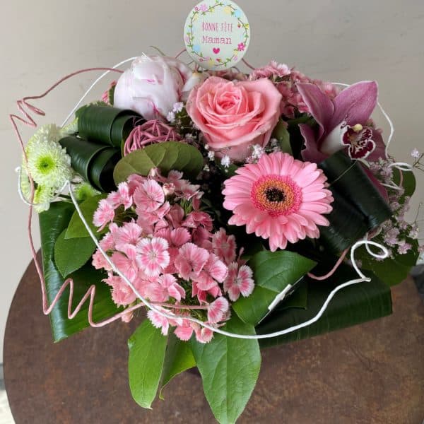 Bouquet rond rose avec son vase