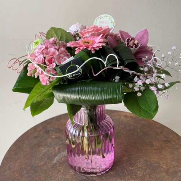 Alternative view of Bouquet rond rose avec son vase
