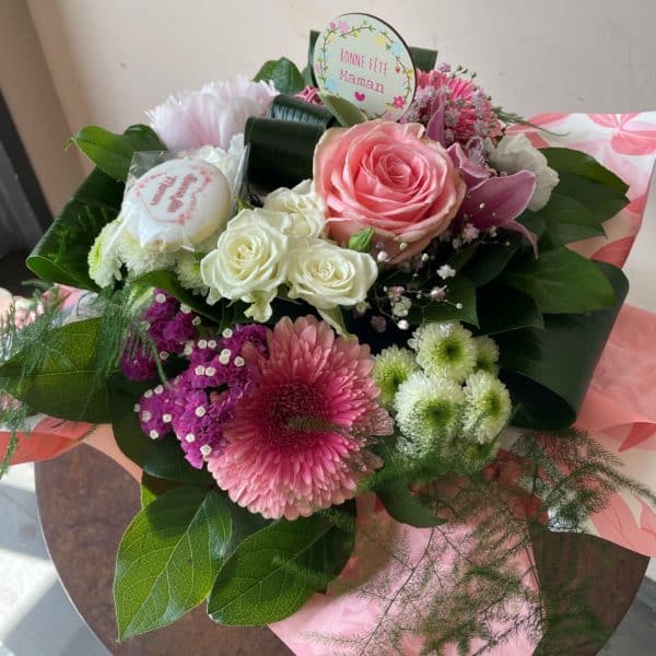Grand bouquet rond rose avec sa réserve d'eau