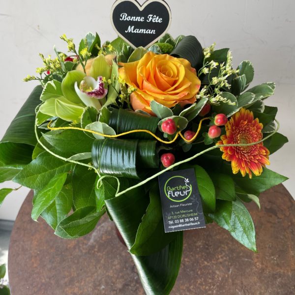 Alternative view of Bouquet rond orangé avec son vase