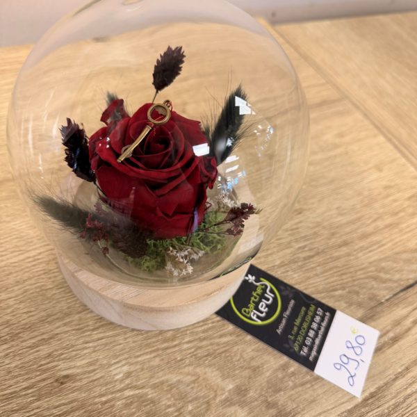 Cloche avec rose rouge éternelle thème "Les hauts de Hurlevent"