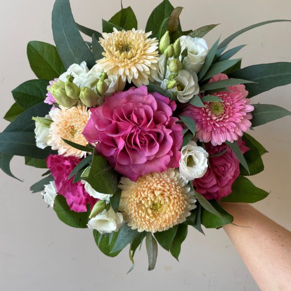 Bouquet de mariée fuchsia et pêche