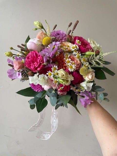 Bouquet de mariée rose style jardin – Image 2