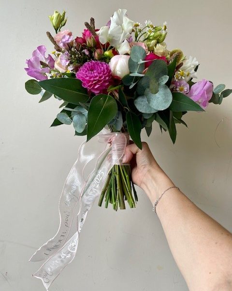 Bouquet de mariée rose style jardin – Image 3